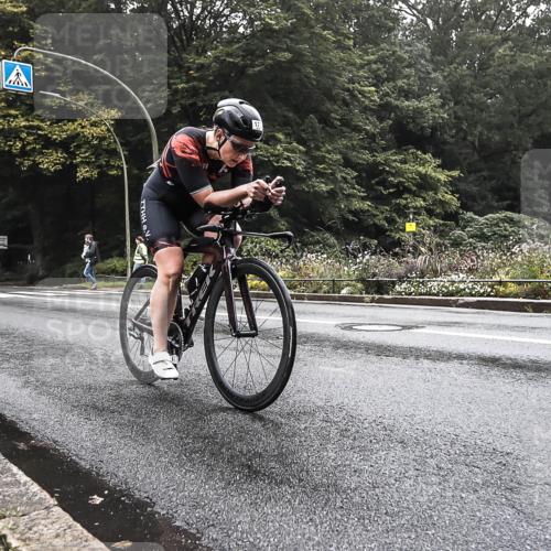 13.09.2026 - Stadtparktriathlon H.Heesch http://msf.ph/oto/10375053 13.09.2026 09:14:57 Radfahren 177, 184 meine-sportfotos.de