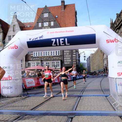 13.09.2026 - 21. swb-Marathon Bremen Tim E. http://msf.ph/oto/10375117 13.09.2026 13:11:35 Ziel 1349, 2087, 3440, 3448, 3484, 3647, 3899, 4429, 6274, 8474, 9291, 9618, 9762 meine-sportfotos.de