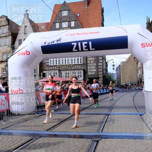 13.09.2026 - 21. swb-Marathon Bremen Tim E. http://msf.ph/oto/10375156 13.09.2026 13:11:35 Ziel 1349, 2087, 3440, 3448, 3484, 3647, 3899, 4429, 6274, 8474, 9291, 9618, 9762 meine-sportfotos.de