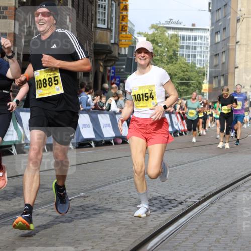 13.09.2026 - 21. swb-Marathon Bremen Strokosch-Dieckow http://msf.ph/oto/10375164 13.09.2026 11:02:32 Ziel 10153, 10154, 10173, 10274, 10331, 10338, 10439, 10473, 10500, 10617, 10636, 10738, 10803, 10885, 10915, 10924, 10943, 11249, 11505, 11576, 11811, 11853, 11886, 12016, 12042, 12094, 12134, 12135, 12145, 12360, 12437, 12506, 10190, 10296, 10633, 10783, 10945, 10985, 11096, 11261, 11662, 11701, 11719, 11776, 11945, 12154, 12429, 12451 meine-sportfotos.de