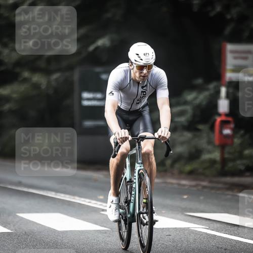 13.09.2026 - Stadtparktriathlon H.Heesch http://msf.ph/oto/10375185 13.09.2026 10:55:59 Radfahren 351, 427, 493, 498, 506, 513, 547, 671 meine-sportfotos.de