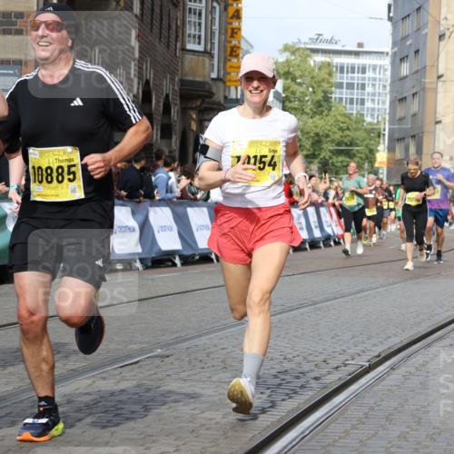 13.09.2026 - 21. swb-Marathon Bremen Strokosch-Dieckow http://msf.ph/oto/10375210 13.09.2026 11:02:33 Ziel 10153, 10154, 10173, 10273, 10274, 10278, 10331, 10338, 10439, 10473, 10500, 10636, 10738, 10803, 10885, 10915, 10943, 11249, 11505, 11576, 11811, 11853, 11886, 12016, 12042, 12094, 12134, 12135, 12437, 12506, 10190, 10296, 10633, 10783, 10945, 10954, 10985, 11096, 11107, 11261, 11662, 11701, 11719, 11776, 12071, 12154, 12429, 12451 meine-sportfotos.de