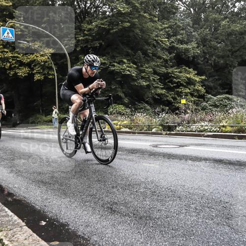 13.09.2026 - Stadtparktriathlon H.Heesch http://msf.ph/oto/10375221 13.09.2026 09:15:37 Radfahren 39, 117, 128, 161 meine-sportfotos.de
