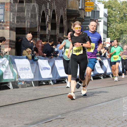 13.09.2026 - 21. swb-Marathon Bremen Strokosch-Dieckow http://msf.ph/oto/10375252 13.09.2026 11:02:37 Ziel 10153, 10154, 10173, 10273, 10274, 10278, 10331, 10338, 10439, 10473, 10636, 10738, 10885, 10915, 10943, 11249, 11505, 11576, 11811, 11853, 11886, 12042, 12094, 12134, 12135, 12437, 10190, 10296, 10633, 10783, 10945, 10954, 10955, 10985, 11096, 11107, 11564, 11701, 11719, 11730, 11776, 11785, 12071, 12154, 12247, 12451, 12465 meine-sportfotos.de