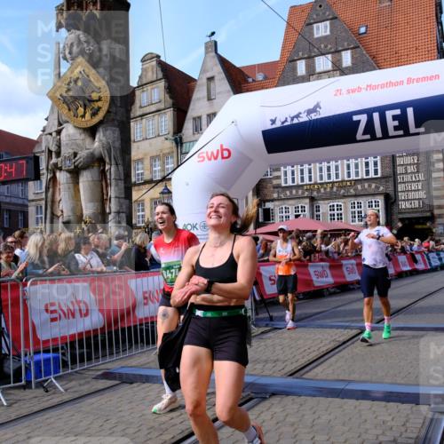 13.09.2026 - 21. swb-Marathon Bremen Tim E. http://msf.ph/oto/10375261 13.09.2026 13:11:36 Ziel 1349, 2087, 3440, 3448, 3484, 3899, 4429, 6274, 8474, 9291, 9618, 9762 meine-sportfotos.de