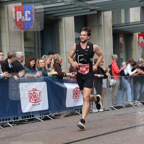 13.09.2026 - 21. swb-Marathon Bremen Strokosch-Dieckow http://msf.ph/oto/10375266 13.09.2026 12:28:33 Ziel 317, 608, 796, 1046, 443, 614, 751, 2054 meine-sportfotos.de