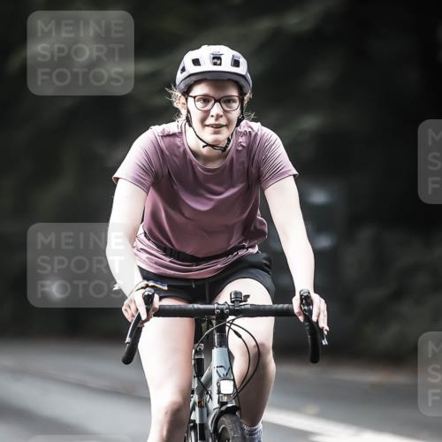 13.09.2026 - Stadtparktriathlon H.Heesch http://msf.ph/oto/10375267 13.09.2026 10:56:04 Radfahren 427, 506, 513, 561, 671 meine-sportfotos.de