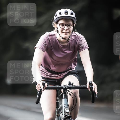 13.09.2026 - Stadtparktriathlon H.Heesch http://msf.ph/oto/10375270 13.09.2026 10:56:04 Radfahren 427, 506, 513, 561, 671 meine-sportfotos.de