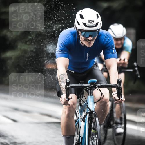 13.09.2026 - Stadtparktriathlon H.Heesch http://msf.ph/oto/10375274 13.09.2026 12:13:31 Radfahren 920, 1007, 1009, 1067 meine-sportfotos.de
