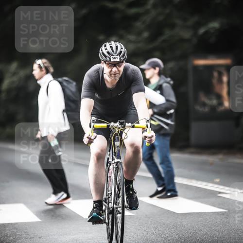 13.09.2026 - Stadtparktriathlon H.Heesch http://msf.ph/oto/10375292 13.09.2026 10:56:06 Radfahren 427, 506, 513, 561, 1799 meine-sportfotos.de