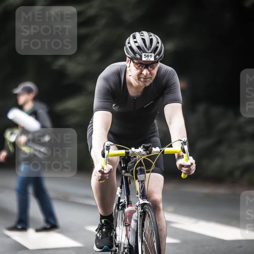 13.09.2026 - Stadtparktriathlon H.Heesch http://msf.ph/oto/10375309 13.09.2026 10:56:07 Radfahren 427, 506, 513, 561, 1799 meine-sportfotos.de