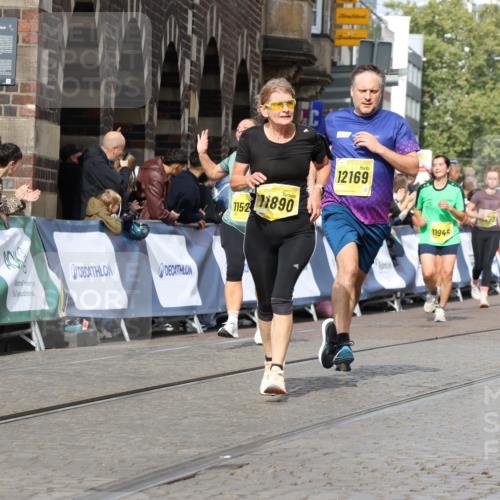 13.09.2026 - 21. swb-Marathon Bremen Strokosch-Dieckow http://msf.ph/oto/10375311 13.09.2026 11:02:37 Ziel 10153, 10154, 10173, 10273, 10274, 10278, 10331, 10338, 10439, 10473, 10636, 10738, 10885, 10915, 10943, 11249, 11505, 11576, 11811, 11853, 11886, 12042, 12094, 12134, 12135, 12437, 10190, 10296, 10633, 10783, 10945, 10954, 10955, 10985, 11096, 11107, 11564, 11701, 11719, 11730, 11776, 11785, 12071, 12154, 12247, 12451, 12465 meine-sportfotos.de