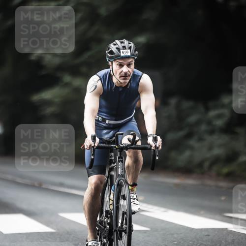 13.09.2026 - Stadtparktriathlon H.Heesch http://msf.ph/oto/10375320 13.09.2026 10:56:12 Radfahren 561, 1799 meine-sportfotos.de