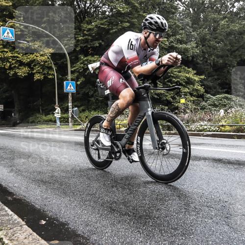 13.09.2026 - Stadtparktriathlon H.Heesch http://msf.ph/oto/10375389 13.09.2026 09:16:38 Radfahren 83, 127, 190 meine-sportfotos.de