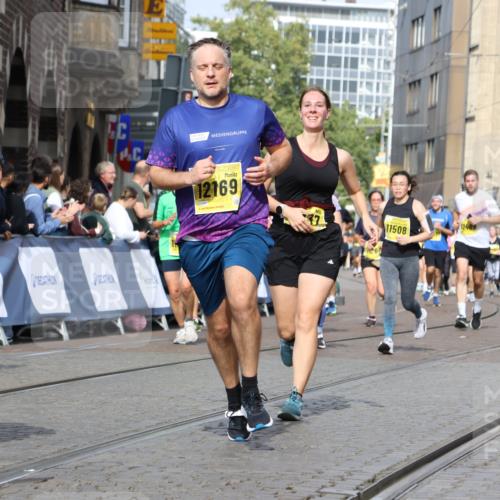 13.09.2026 - 21. swb-Marathon Bremen Strokosch-Dieckow http://msf.ph/oto/10375393 13.09.2026 11:02:38 Ziel 10153, 10154, 10173, 10273, 10274, 10278, 10331, 10338, 10439, 10473, 10636, 10738, 10885, 10915, 10943, 11249, 11505, 11576, 11811, 11853, 11886, 12042, 12094, 12134, 12135, 12437, 10190, 10296, 10633, 10783, 10945, 10954, 10955, 10985, 11096, 11107, 11564, 11701, 11719, 11730, 11776, 11785, 12071, 12154, 12247, 12451, 12465 meine-sportfotos.de
