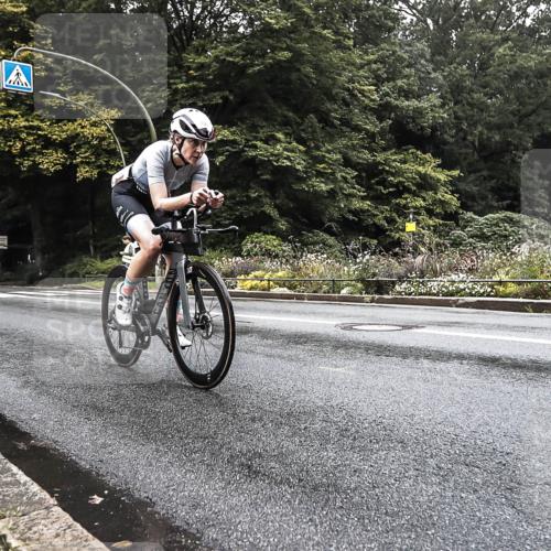 13.09.2026 - Stadtparktriathlon H.Heesch http://msf.ph/oto/10375398 13.09.2026 09:16:39 Radfahren 127, 179, 190 meine-sportfotos.de