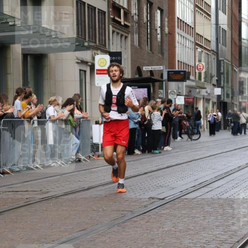 13.09.2026 - 21. swb-Marathon Bremen Strokosch-Dieckow http://msf.ph/oto/10375414 13.09.2026 12:28:39 Ziel 317, 608, 796, 1046, 443, 614, 2054 meine-sportfotos.de