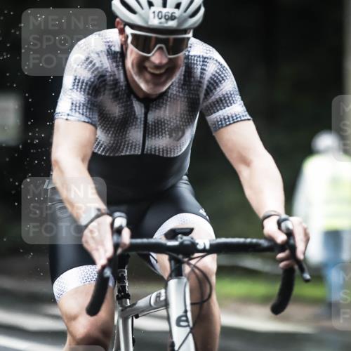 13.09.2026 - Stadtparktriathlon H.Heesch http://msf.ph/oto/10375426 13.09.2026 12:14:12 Radfahren 1066 meine-sportfotos.de
