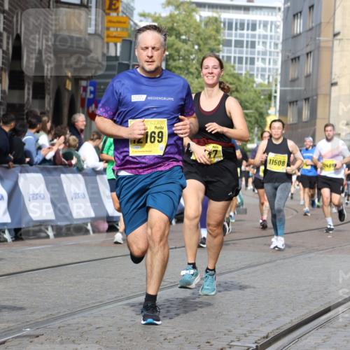 13.09.2026 - 21. swb-Marathon Bremen Strokosch-Dieckow http://msf.ph/oto/10375438 13.09.2026 11:02:38 Ziel 10153, 10154, 10173, 10273, 10274, 10278, 10331, 10338, 10439, 10473, 10636, 10738, 10885, 10915, 10943, 11249, 11505, 11576, 11811, 11853, 11886, 12042, 12094, 12134, 12135, 12437, 10190, 10296, 10633, 10783, 10945, 10954, 10955, 10985, 11096, 11107, 11564, 11701, 11719, 11730, 11776, 11785, 12071, 12154, 12247, 12451, 12465 meine-sportfotos.de