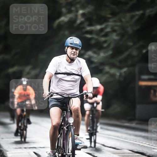 13.09.2026 - Stadtparktriathlon H.Heesch http://msf.ph/oto/10375445 13.09.2026 12:14:19 Radfahren 887, 899, 975, 1017 meine-sportfotos.de