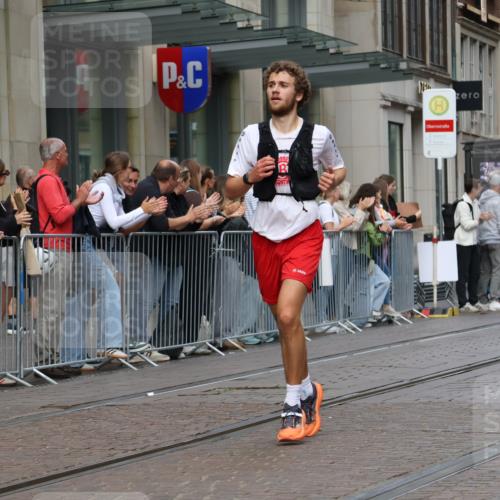 13.09.2026 - 21. swb-Marathon Bremen Strokosch-Dieckow http://msf.ph/oto/10375447 13.09.2026 12:28:40 Ziel 317, 608, 796, 1046, 443, 614, 2054 meine-sportfotos.de