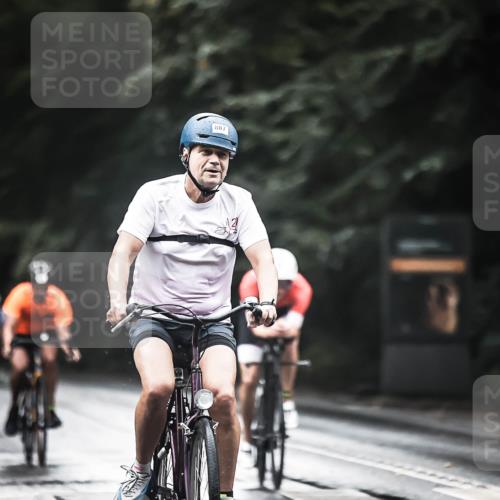 13.09.2026 - Stadtparktriathlon H.Heesch http://msf.ph/oto/10375453 13.09.2026 12:14:19 Radfahren 887, 899, 975, 1017 meine-sportfotos.de