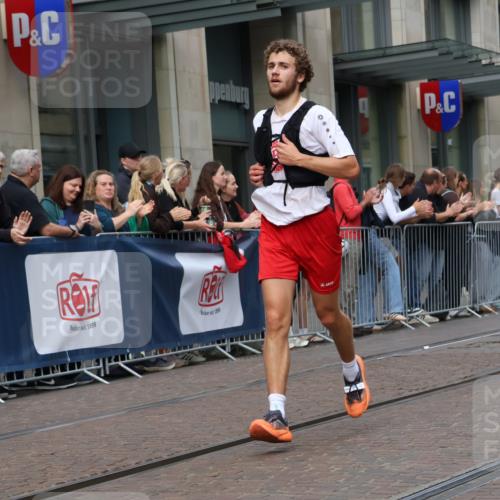 13.09.2026 - 21. swb-Marathon Bremen Strokosch-Dieckow http://msf.ph/oto/10375477 13.09.2026 12:28:42 Ziel 317, 608, 796, 1046, 443, 2054 meine-sportfotos.de