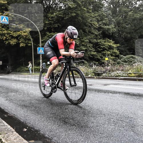 13.09.2026 - Stadtparktriathlon H.Heesch http://msf.ph/oto/10375492 13.09.2026 09:17:16 Radfahren 113, 166 meine-sportfotos.de