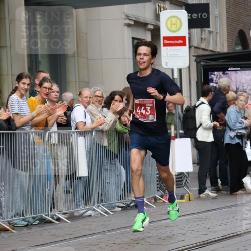 13.09.2026 - 21. swb-Marathon Bremen Strokosch-Dieckow http://msf.ph/oto/10375513 13.09.2026 12:28:43 Ziel 317, 608, 796, 1046, 443, 2054 meine-sportfotos.de