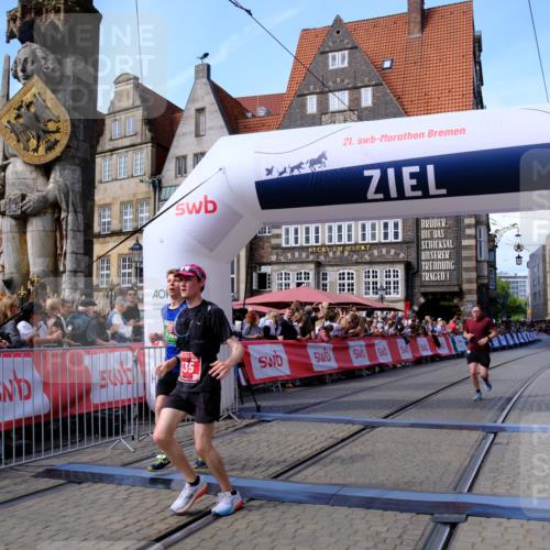 13.09.2026 - 21. swb-Marathon Bremen Tim E. http://msf.ph/oto/10375524 13.09.2026 13:11:53 Ziel 382, 5585, 6059, 7109, 8982, 13055 meine-sportfotos.de