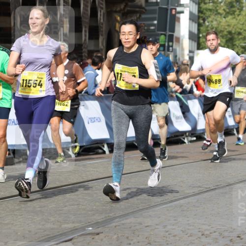 13.09.2026 - 21. swb-Marathon Bremen Strokosch-Dieckow http://msf.ph/oto/10375528 13.09.2026 11:02:41 Ziel 10153, 10154, 10173, 10273, 10274, 10278, 10331, 10338, 10439, 10636, 10738, 10885, 10915, 10943, 11137, 11249, 11505, 11526, 11576, 11853, 11886, 11890, 12042, 12094, 12134, 12135, 12169, 10190, 10296, 10633, 10783, 10945, 10954, 10955, 10985, 11096, 11107, 11564, 11697, 11701, 11719, 11730, 11776, 11785, 12071, 12247, 12465 meine-sportfotos.de