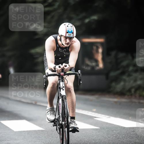 13.09.2026 - Stadtparktriathlon H.Heesch http://msf.ph/oto/10375545 13.09.2026 10:56:35 Radfahren 413, 670, 679, 688 meine-sportfotos.de