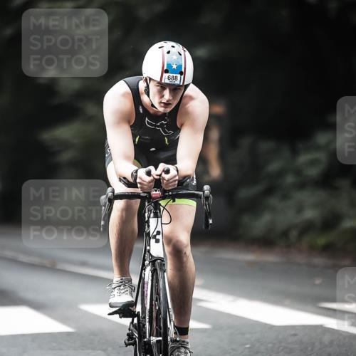 13.09.2026 - Stadtparktriathlon H.Heesch http://msf.ph/oto/10375555 13.09.2026 10:56:36 Radfahren 413, 670, 679, 688 meine-sportfotos.de