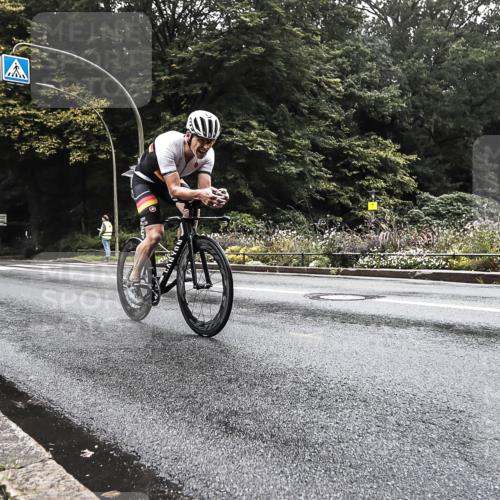 13.09.2026 - Stadtparktriathlon H.Heesch http://msf.ph/oto/10375558 13.09.2026 09:17:46 Radfahren 12, 74, 98, 152, 159, 191 meine-sportfotos.de