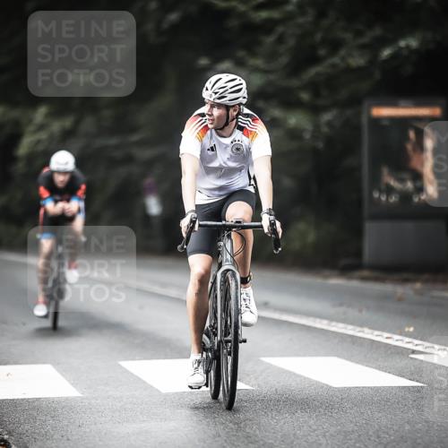 13.09.2026 - Stadtparktriathlon H.Heesch http://msf.ph/oto/10375564 13.09.2026 10:56:37 Radfahren 413, 443, 670, 679, 688 meine-sportfotos.de