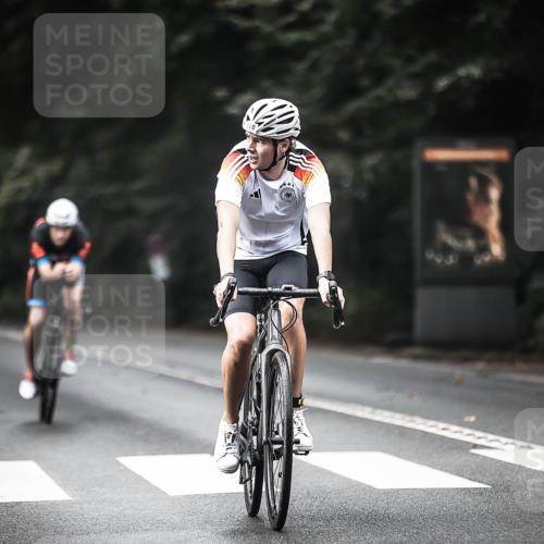 13.09.2026 - Stadtparktriathlon H.Heesch http://msf.ph/oto/10375568 13.09.2026 10:56:37 Radfahren 413, 443, 670, 679, 688 meine-sportfotos.de