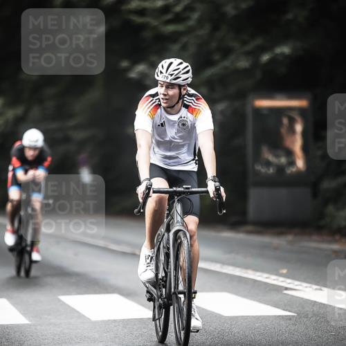 13.09.2026 - Stadtparktriathlon H.Heesch http://msf.ph/oto/10375576 13.09.2026 10:56:37 Radfahren 413, 443, 670, 679, 688 meine-sportfotos.de