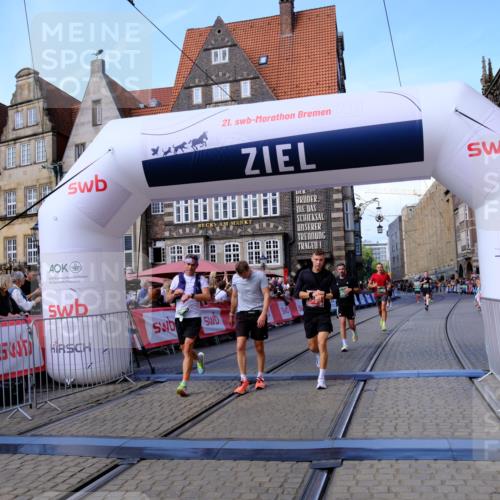 13.09.2026 - 21. swb-Marathon Bremen Tim E. http://msf.ph/oto/10375591 13.09.2026 13:12:03 Ziel 826, 863, 4368, 4651, 5521, 5585, 5893, 6059, 6668, 8996, 9398, 13055 meine-sportfotos.de