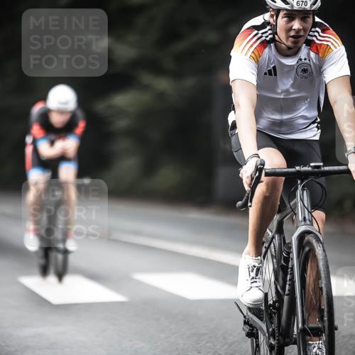 13.09.2026 - Stadtparktriathlon H.Heesch http://msf.ph/oto/10375603 13.09.2026 10:56:38 Radfahren 413, 443, 670, 679, 688 meine-sportfotos.de