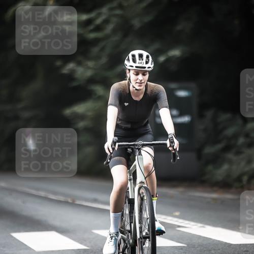 13.09.2026 - Stadtparktriathlon H.Heesch http://msf.ph/oto/10375638 13.09.2026 10:56:42 Radfahren 362, 376, 443, 670, 679 meine-sportfotos.de