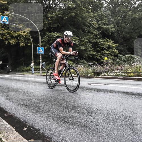 13.09.2026 - Stadtparktriathlon H.Heesch http://msf.ph/oto/10375652 13.09.2026 09:18:01 Radfahren 26, 72, 139 meine-sportfotos.de