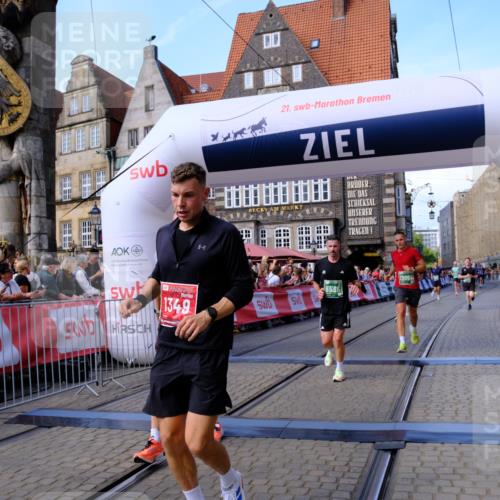 13.09.2026 - 21. swb-Marathon Bremen Tim E. http://msf.ph/oto/10375665 13.09.2026 13:12:05 Ziel 826, 863, 4368, 4651, 5521, 5585, 5893, 6059, 6668, 8996, 9398, 13055 meine-sportfotos.de