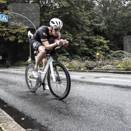 13.09.2026 - Stadtparktriathlon H.Heesch http://msf.ph/oto/10375668 13.09.2026 09:18:11 Radfahren 145, 209 meine-sportfotos.de