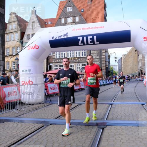 13.09.2026 - 21. swb-Marathon Bremen Tim E. http://msf.ph/oto/10375680 13.09.2026 13:12:07 Ziel 826, 863, 4368, 4651, 4698, 5521, 5585, 5893, 6059, 6668, 8996, 9398, 13055 meine-sportfotos.de