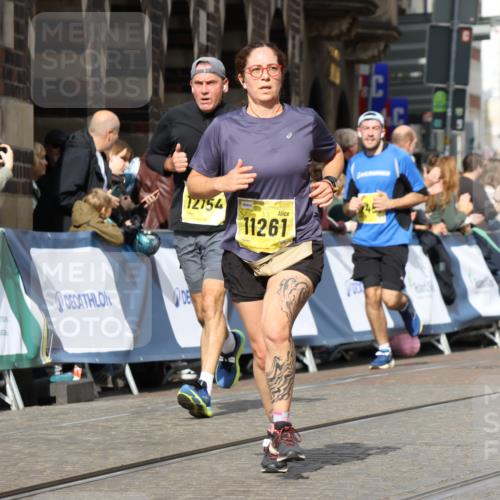 13.09.2026 - 21. swb-Marathon Bremen Strokosch-Dieckow http://msf.ph/oto/10375690 13.09.2026 11:02:46 Ziel 10153, 10154, 10273, 10274, 10278, 10331, 10338, 10738, 10885, 10915, 10943, 11137, 11505, 11508, 11526, 11554, 11853, 11886, 11890, 11945, 12169, 12252, 12489, 10185, 10296, 10633, 10731, 10954, 10955, 11107, 11313, 11564, 11697, 11719, 11730, 11785, 12071, 12247, 12448, 12465 meine-sportfotos.de