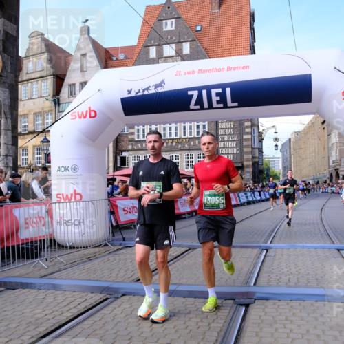 13.09.2026 - 21. swb-Marathon Bremen Tim E. http://msf.ph/oto/10375692 13.09.2026 13:12:07 Ziel 826, 863, 4368, 4651, 4698, 5521, 5585, 5893, 6059, 6668, 8996, 9398, 13055 meine-sportfotos.de