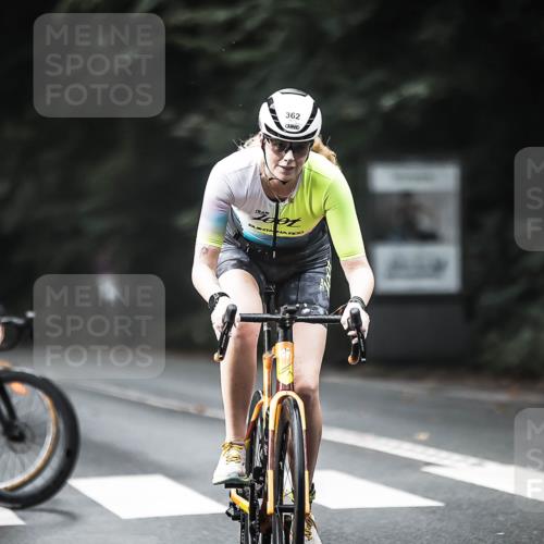 13.09.2026 - Stadtparktriathlon H.Heesch http://msf.ph/oto/10375715 13.09.2026 10:56:49 Radfahren 362, 376, 443 meine-sportfotos.de