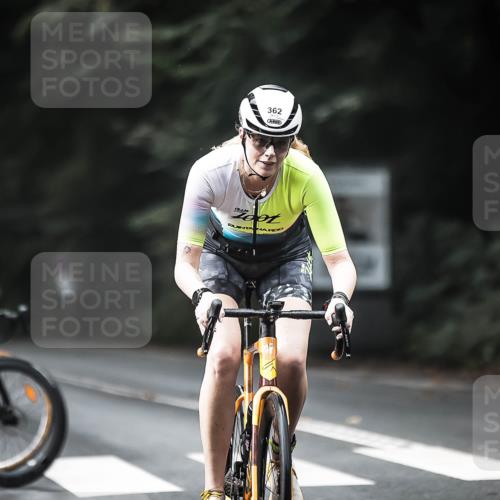 13.09.2026 - Stadtparktriathlon H.Heesch http://msf.ph/oto/10375718 13.09.2026 10:56:49 Radfahren 362, 376, 443 meine-sportfotos.de
