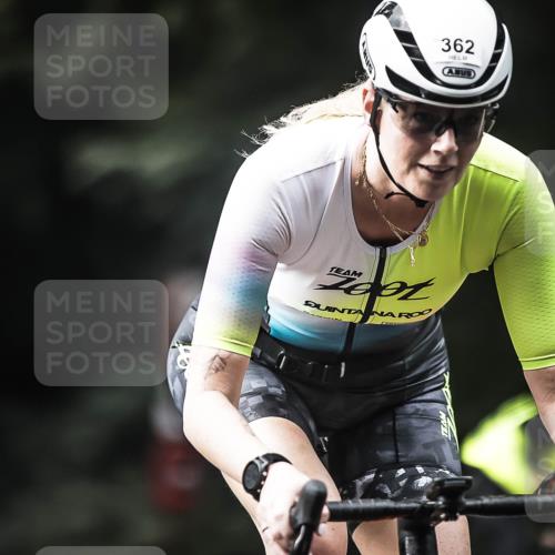 13.09.2026 - Stadtparktriathlon H.Heesch http://msf.ph/oto/10375749 13.09.2026 10:56:49 Radfahren 362, 376, 443 meine-sportfotos.de