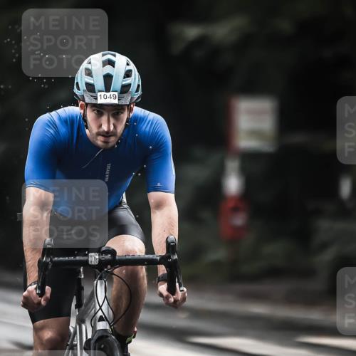13.09.2026 - Stadtparktriathlon H.Heesch http://msf.ph/oto/10375760 13.09.2026 12:14:54 Radfahren 888, 960, 971, 1049, 1121 meine-sportfotos.de